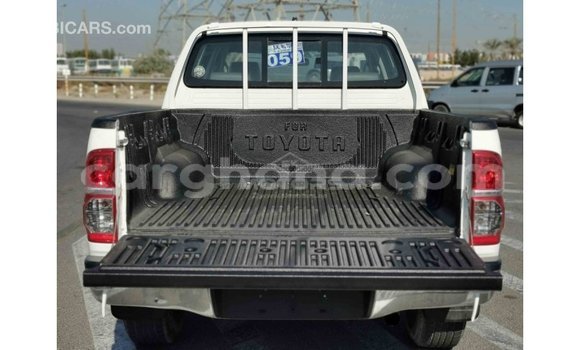 Buy Import Toyota Hilux White Car in Import - Dubai in Ashanti Buy Import Toyota Hilux White Car in Import - Dubai in Ashanti