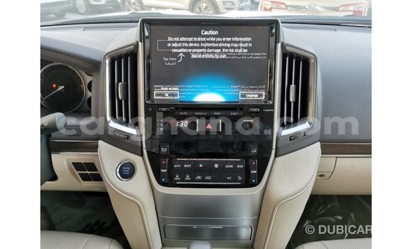 Sayi Imported Toyota Land Cruiser White Mota in Import - Dubai a Ashanti Sayi Imported Toyota Land Cruiser White Mota in Import - Dubai a Ashanti