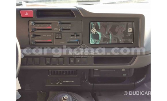 Sayi Imported Toyota Coaster White Mota in Import - Dubai a Ashanti Sayi Imported Toyota Coaster White Mota in Import - Dubai a Ashanti