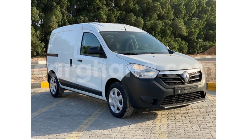 Big with watermark renault 6 ashanti import dubai 12857