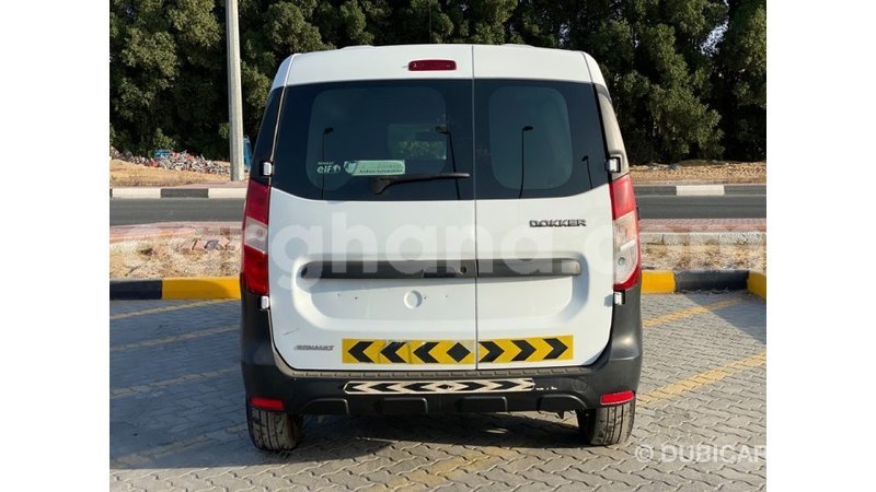 Big with watermark renault 6 ashanti import dubai 12857