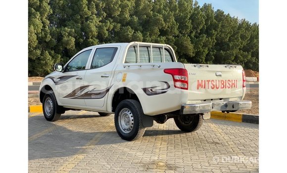Buy Import Mitsubishi L200 White Car in Import - Dubai in Ashanti Buy Import Mitsubishi L200 White Car in Import - Dubai in Ashanti
