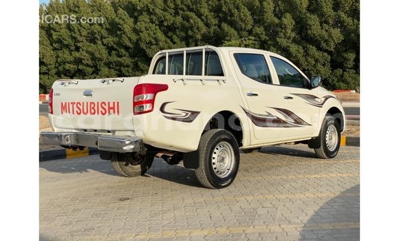 Buy Import Mitsubishi L200 White Car in Import - Dubai in Ashanti Buy Import Mitsubishi L200 White Car in Import - Dubai in Ashanti