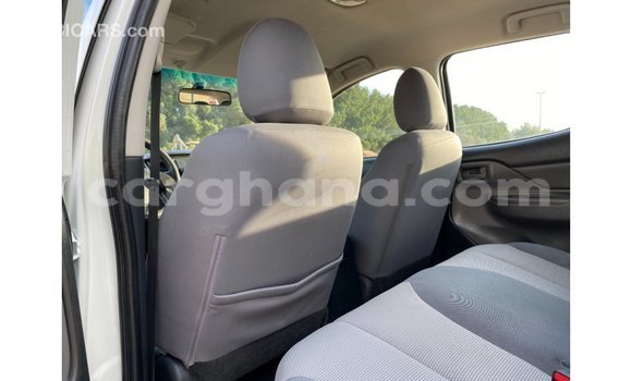 Buy Import Mitsubishi L200 White Car in Import - Dubai in Ashanti Buy Import Mitsubishi L200 White Car in Import - Dubai in Ashanti