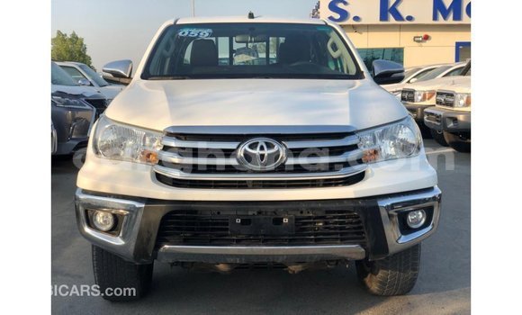Ra Imported Toyota Hilux funfun Ọkọ̀ in Import - Dubai ni Ashanti Ra Imported Toyota Hilux funfun Ọkọ̀ in Import - Dubai ni Ashanti