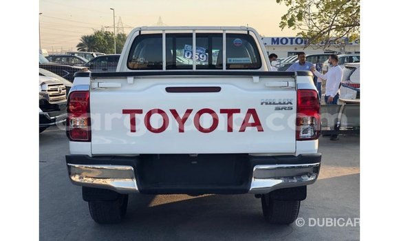 Ra Imported Toyota Hilux funfun Ọkọ̀ in Import - Dubai ni Ashanti Ra Imported Toyota Hilux funfun Ọkọ̀ in Import - Dubai ni Ashanti