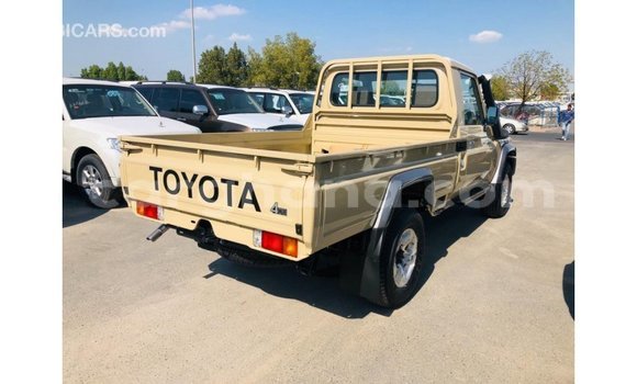Buy Import Toyota Land Cruiser Beige Car in Import - Dubai in Ashanti Buy Import Toyota Land Cruiser Beige Car in Import - Dubai in Ashanti