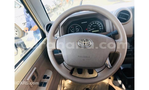 Buy Import Toyota Land Cruiser Beige Car in Import - Dubai in Ashanti Buy Import Toyota Land Cruiser Beige Car in Import - Dubai in Ashanti