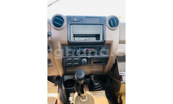 Buy Import Toyota Land Cruiser Beige Car in Import - Dubai in Ashanti Buy Import Toyota Land Cruiser Beige Car in Import - Dubai in Ashanti