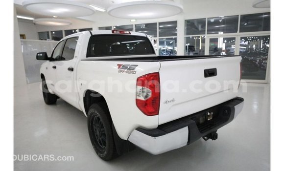 Sayi Imported Toyota Tundra White Mota in Import - Dubai a Ashanti Sayi Imported Toyota Tundra White Mota in Import - Dubai a Ashanti