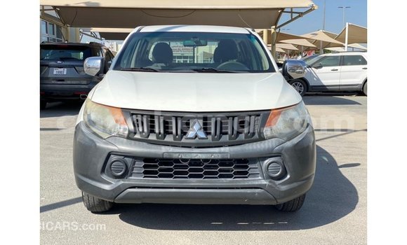 Sayi Imported Mitsubishi L200 White Mota in Import - Dubai a Ashanti Sayi Imported Mitsubishi L200 White Mota in Import - Dubai a Ashanti