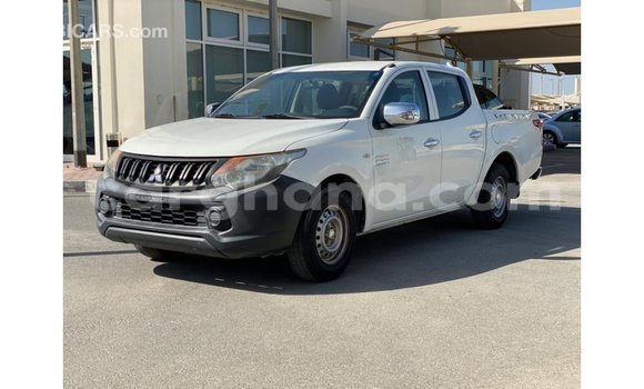Sayi Imported Mitsubishi L200 White Mota in Import - Dubai a Ashanti Sayi Imported Mitsubishi L200 White Mota in Import - Dubai a Ashanti