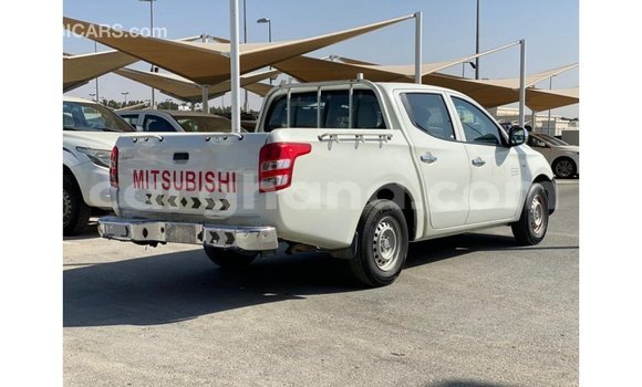Sayi Imported Mitsubishi L200 White Mota in Import - Dubai a Ashanti Sayi Imported Mitsubishi L200 White Mota in Import - Dubai a Ashanti