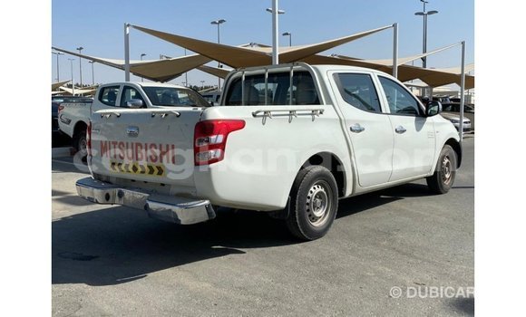Ra Imported Mitsubishi L200 funfun Ọkọ̀ in Import - Dubai ni Ashanti Ra Imported Mitsubishi L200 funfun Ọkọ̀ in Import - Dubai ni Ashanti
