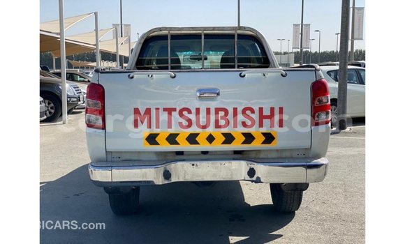 Sayi Imported Mitsubishi L200 White Mota in Import - Dubai a Ashanti Sayi Imported Mitsubishi L200 White Mota in Import - Dubai a Ashanti