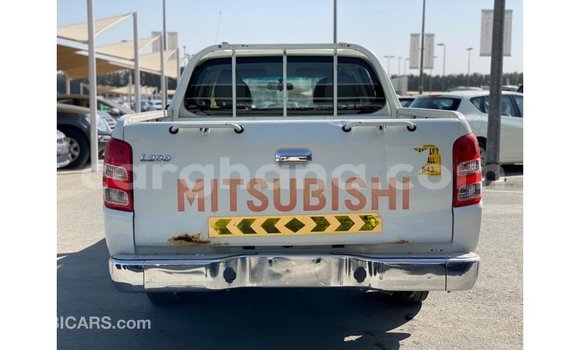 Buy Import Mitsubishi L200 White Car in Import - Dubai in Ashanti Buy Import Mitsubishi L200 White Car in Import - Dubai in Ashanti