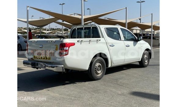 Buy Import Mitsubishi L200 White Car in Import - Dubai in Ashanti Buy Import Mitsubishi L200 White Car in Import - Dubai in Ashanti