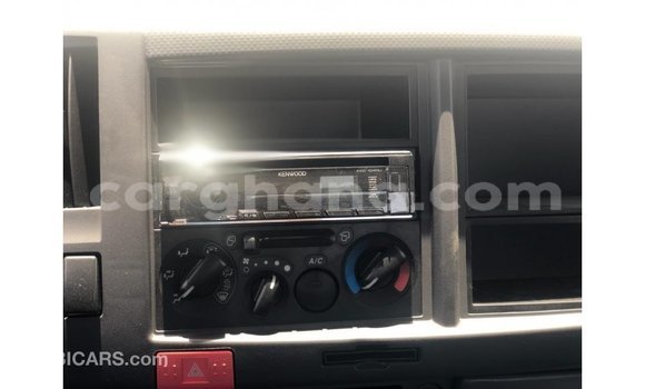 Ra Imported Isuzu NPR funfun Ọkọ̀ akẹ́rù ńlá in Import - Dubai ni Ashanti Ra Imported Isuzu NPR funfun Ọkọ̀ akẹ́rù ńlá in Import - Dubai ni Ashanti