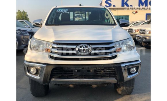 Sayi Imported Toyota Hilux White Mota in Import - Dubai a Ashanti Sayi Imported Toyota Hilux White Mota in Import - Dubai a Ashanti