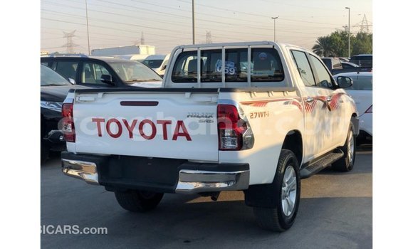 Sayi Imported Toyota Hilux White Mota in Import - Dubai a Ashanti Sayi Imported Toyota Hilux White Mota in Import - Dubai a Ashanti