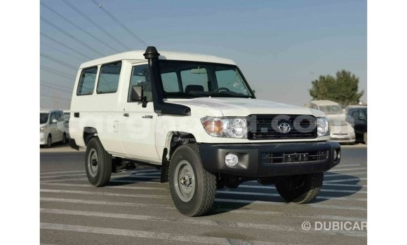 Buy Import Toyota Land Cruiser White Car in Import - Dubai in Ashanti Buy Import Toyota Land Cruiser White Car in Import - Dubai in Ashanti