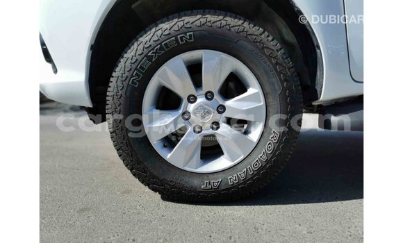 Ra Imported Toyota Hilux funfun Ọkọ̀ in Import - Dubai ni Ashanti Ra Imported Toyota Hilux funfun Ọkọ̀ in Import - Dubai ni Ashanti
