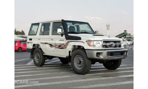 Buy Import Toyota Land Cruiser White Car in Import - Dubai in Ashanti Buy Import Toyota Land Cruiser White Car in Import - Dubai in Ashanti