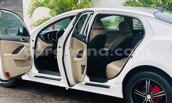 Buy Used Kia Optima White Car in Accra in Greater Accra Buy Used Kia Optima White Car in Accra in Greater Accra