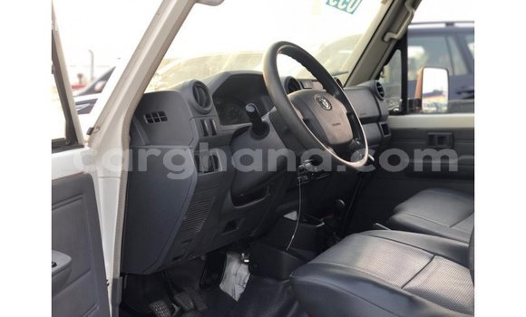 Sayi Imported Toyota Land Cruiser White Mota in Import - Dubai a Ashanti Sayi Imported Toyota Land Cruiser White Mota in Import - Dubai a Ashanti