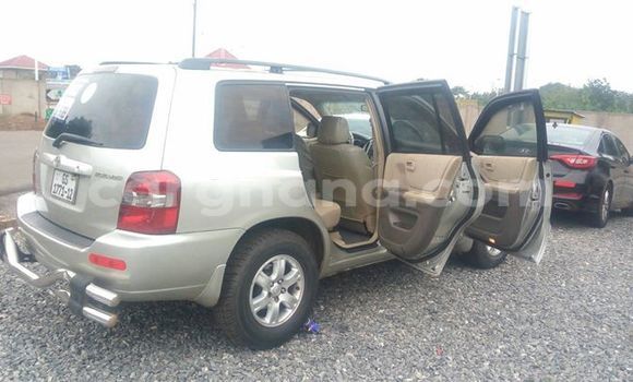 Sayi Na hannu Toyota Highlander M Mota in Accra a Greater Accra Sayi Na hannu Toyota Highlander M Mota in Accra a Greater Accra