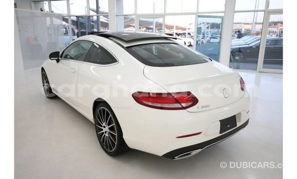 Ra Imported Mercedes‒Benz 600 funfun Ọkọ̀ in Import - Dubai ni Ashanti Ra Imported Mercedes‒Benz 600 funfun Ọkọ̀ in Import - Dubai ni Ashanti