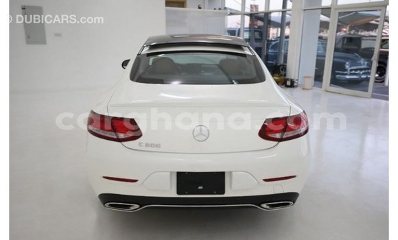 Ra Imported Mercedes‒Benz 600 funfun Ọkọ̀ in Import - Dubai ni Ashanti Ra Imported Mercedes‒Benz 600 funfun Ọkọ̀ in Import - Dubai ni Ashanti