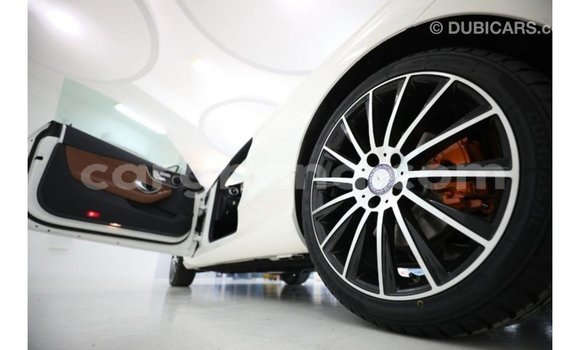 Ra Imported Mercedes‒Benz 600 funfun Ọkọ̀ in Import - Dubai ni Ashanti Ra Imported Mercedes‒Benz 600 funfun Ọkọ̀ in Import - Dubai ni Ashanti