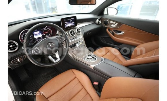 Ra Imported Mercedes‒Benz 600 funfun Ọkọ̀ in Import - Dubai ni Ashanti Ra Imported Mercedes‒Benz 600 funfun Ọkọ̀ in Import - Dubai ni Ashanti