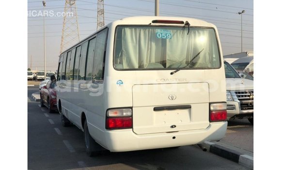 Ra Imported Toyota Coaster funfun Ọkọ̀ in Import - Dubai ni Ashanti Ra Imported Toyota Coaster funfun Ọkọ̀ in Import - Dubai ni Ashanti
