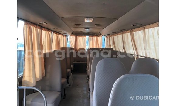 Ra Imported Toyota Coaster funfun Ọkọ̀ in Import - Dubai ni Ashanti Ra Imported Toyota Coaster funfun Ọkọ̀ in Import - Dubai ni Ashanti