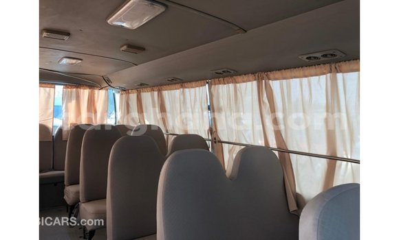 Ra Imported Toyota Coaster funfun Ọkọ̀ in Import - Dubai ni Ashanti Ra Imported Toyota Coaster funfun Ọkọ̀ in Import - Dubai ni Ashanti