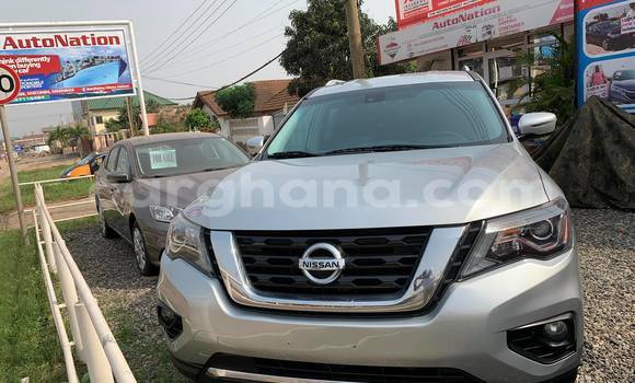Ra Àlòkù Nissan Pathfinder funfun Ọkọ̀ in Accra ni Greater Accra