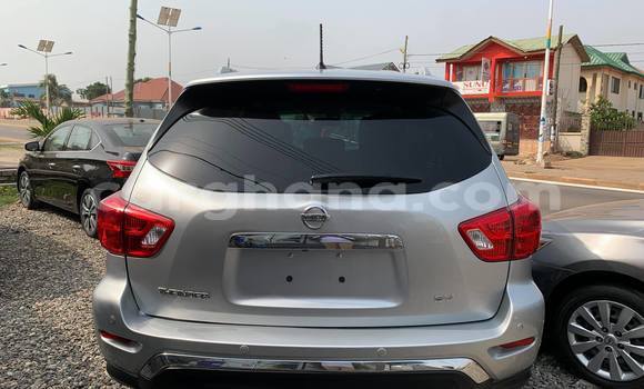 Buy Used Nissan Pathfinder White Car in Accra in Greater Accra Buy Used Nissan Pathfinder White Car in Accra in Greater Accra