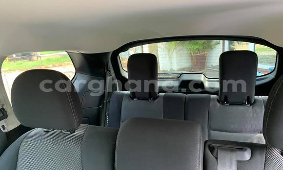 Buy Used Nissan Pathfinder White Car in Accra in Greater Accra Buy Used Nissan Pathfinder White Car in Accra in Greater Accra
