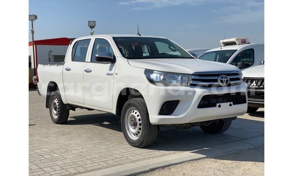 Sayi Imported Toyota Hilux White Mota in Import - Dubai a Ashanti Sayi Imported Toyota Hilux White Mota in Import - Dubai a Ashanti