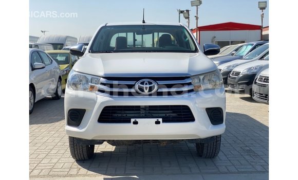 Sayi Imported Toyota Hilux White Mota in Import - Dubai a Ashanti Sayi Imported Toyota Hilux White Mota in Import - Dubai a Ashanti