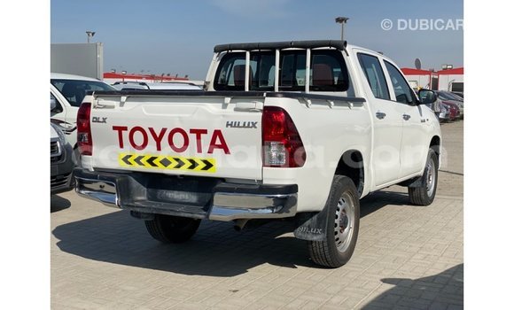 Sayi Imported Toyota Hilux White Mota in Import - Dubai a Ashanti Sayi Imported Toyota Hilux White Mota in Import - Dubai a Ashanti