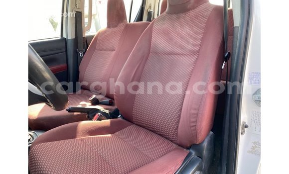 Sayi Imported Toyota Hilux White Mota in Import - Dubai a Ashanti Sayi Imported Toyota Hilux White Mota in Import - Dubai a Ashanti