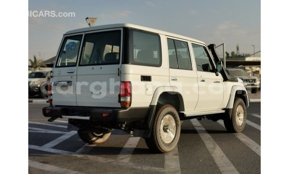 Ra Imported Toyota Land Cruiser funfun Ọkọ̀ in Import - Dubai ni Ashanti Ra Imported Toyota Land Cruiser funfun Ọkọ̀ in Import - Dubai ni Ashanti