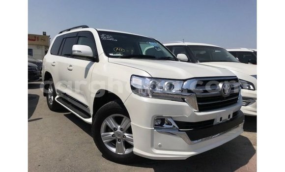 Ra Imported Toyota Land Cruiser funfun Ọkọ̀ in Import - Dubai ni Ashanti Ra Imported Toyota Land Cruiser funfun Ọkọ̀ in Import - Dubai ni Ashanti