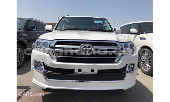 Ra Imported Toyota Land Cruiser funfun Ọkọ̀ in Import - Dubai ni Ashanti Ra Imported Toyota Land Cruiser funfun Ọkọ̀ in Import - Dubai ni Ashanti