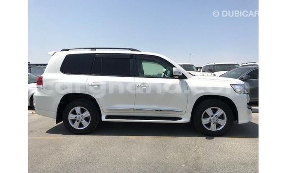 Ra Imported Toyota Land Cruiser funfun Ọkọ̀ in Import - Dubai ni Ashanti Ra Imported Toyota Land Cruiser funfun Ọkọ̀ in Import - Dubai ni Ashanti