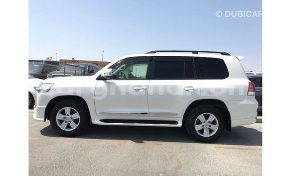 Ra Imported Toyota Land Cruiser funfun Ọkọ̀ in Import - Dubai ni Ashanti Ra Imported Toyota Land Cruiser funfun Ọkọ̀ in Import - Dubai ni Ashanti