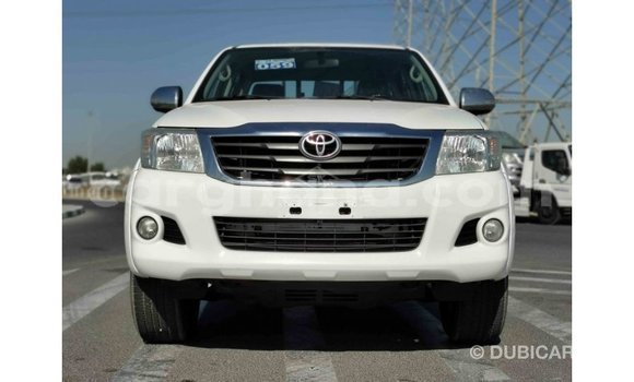 Sayi Imported Toyota Hilux White Mota in Import - Dubai a Ashanti Sayi Imported Toyota Hilux White Mota in Import - Dubai a Ashanti